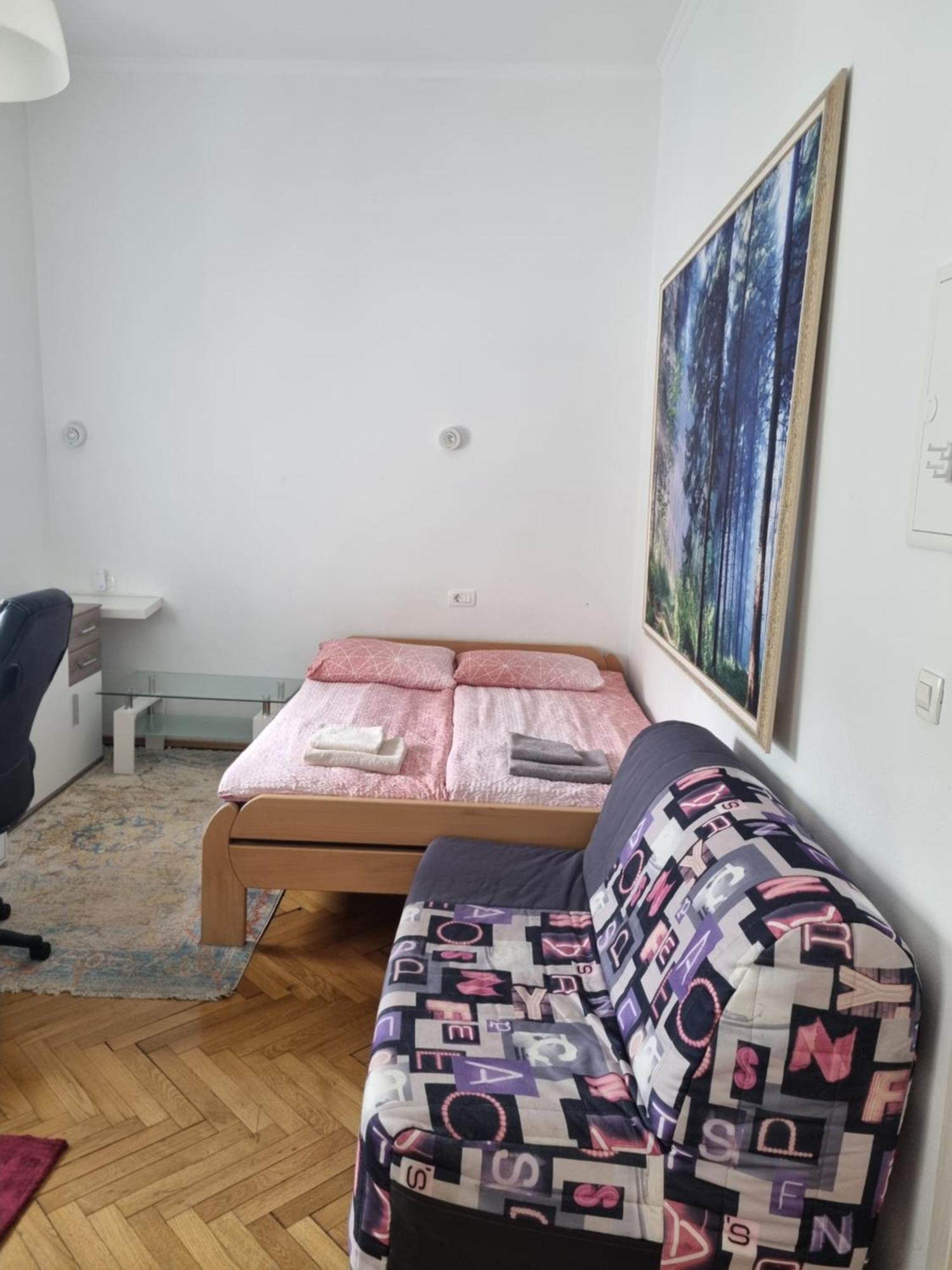 Apartments Fazarinc S Parkiriscem 采列 外观 照片