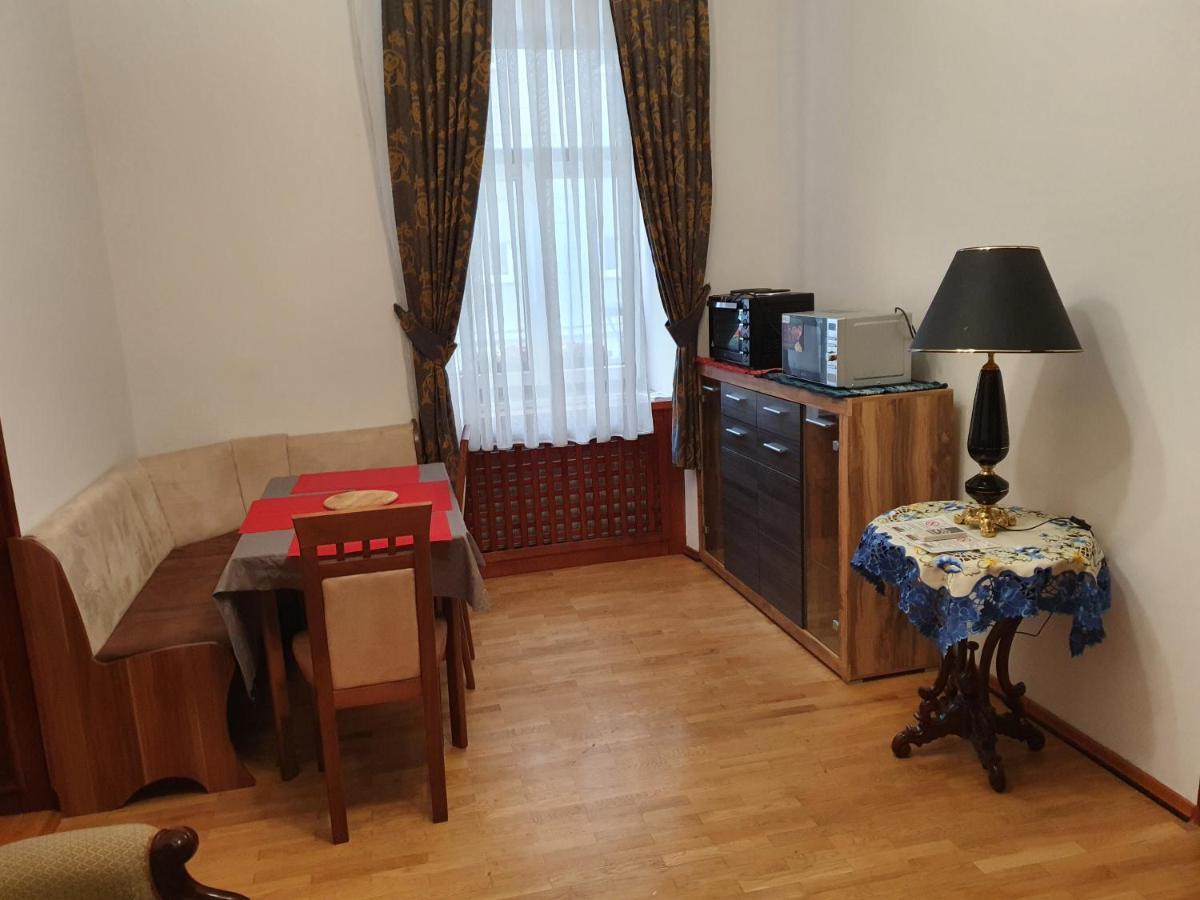 Apartments Fazarinc S Parkiriscem 采列 外观 照片